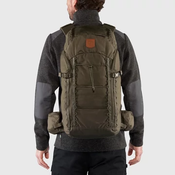 FJALLRAVEN Hátizsák Singi 28 Dark Olive